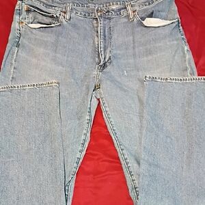 (05)Levi's Relaxed Fit Light Blue Jeans